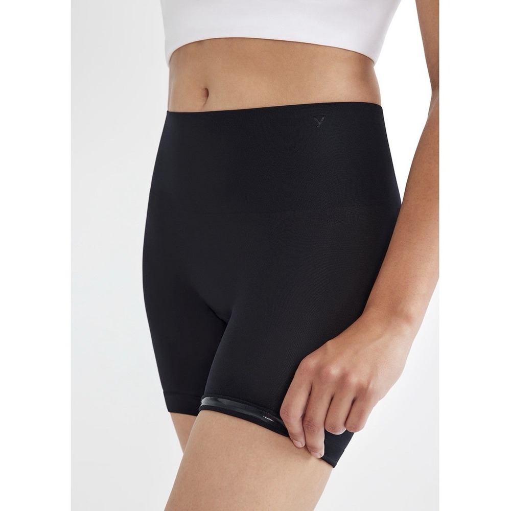 Yummie Ultralight Shape wear Shorts Seamless Comfortable Everyday Shaping Short